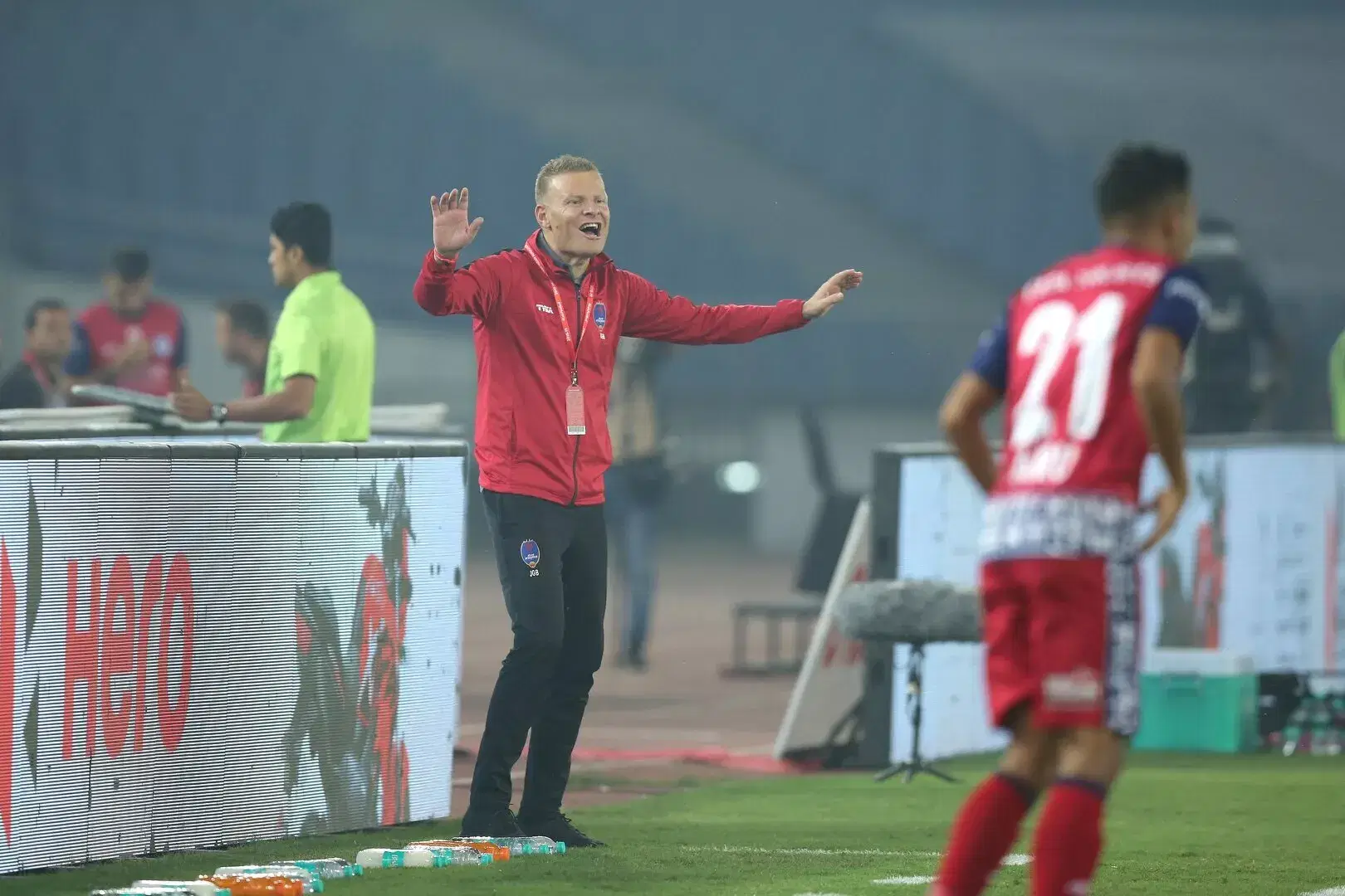 Josep Gombau managing Delhi Dynamos in the ISL