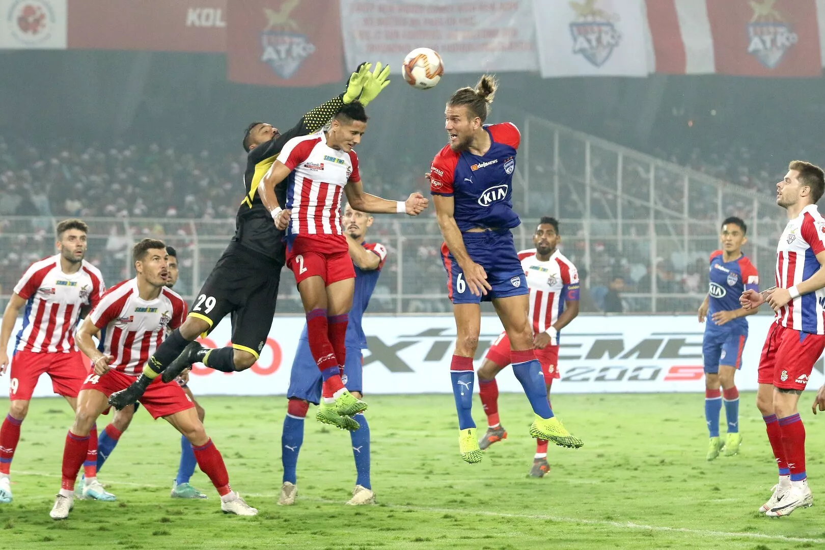 Bengaluru ATK Erik Paartalu David Williams