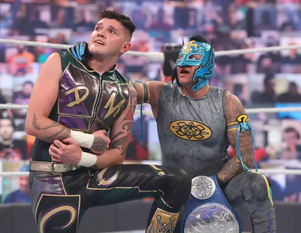 Rey और Dominik Mysterio