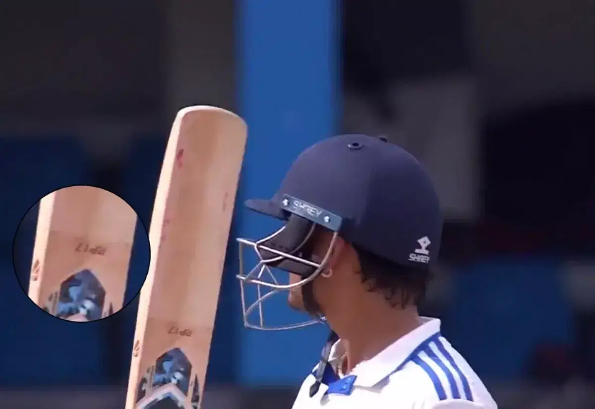 "RP 17" spotted on Ishan Kishan's bat.