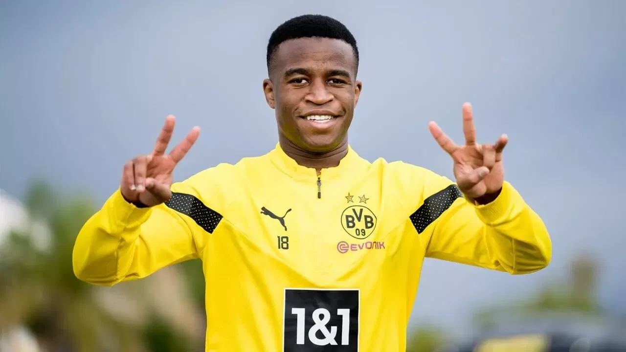 Youssoufa Moukoko Borussia Dortmund