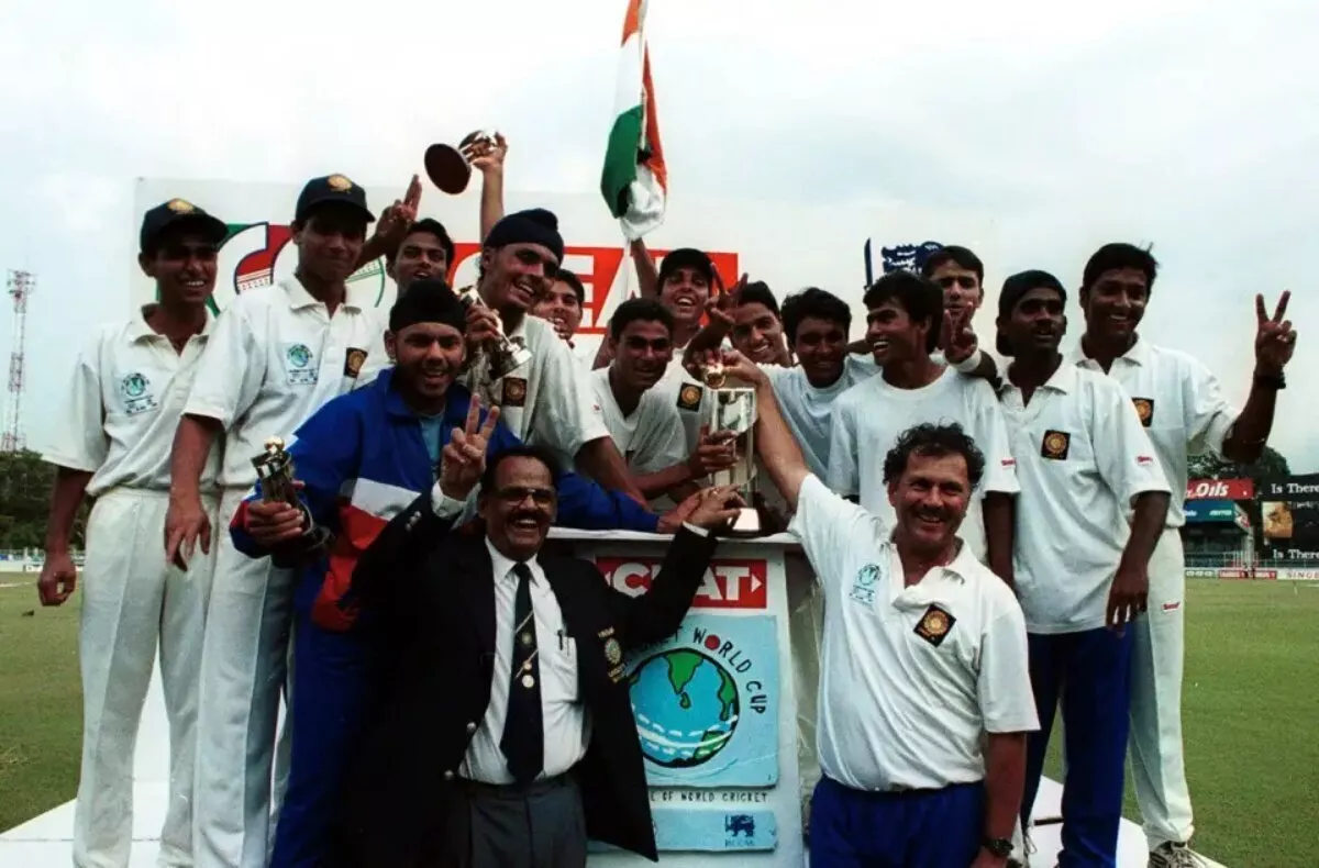 2000 U19 India team