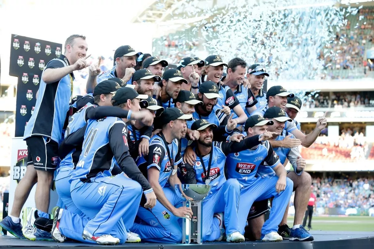 Adelaide Strikers celebrate after winning BBL 2017-18