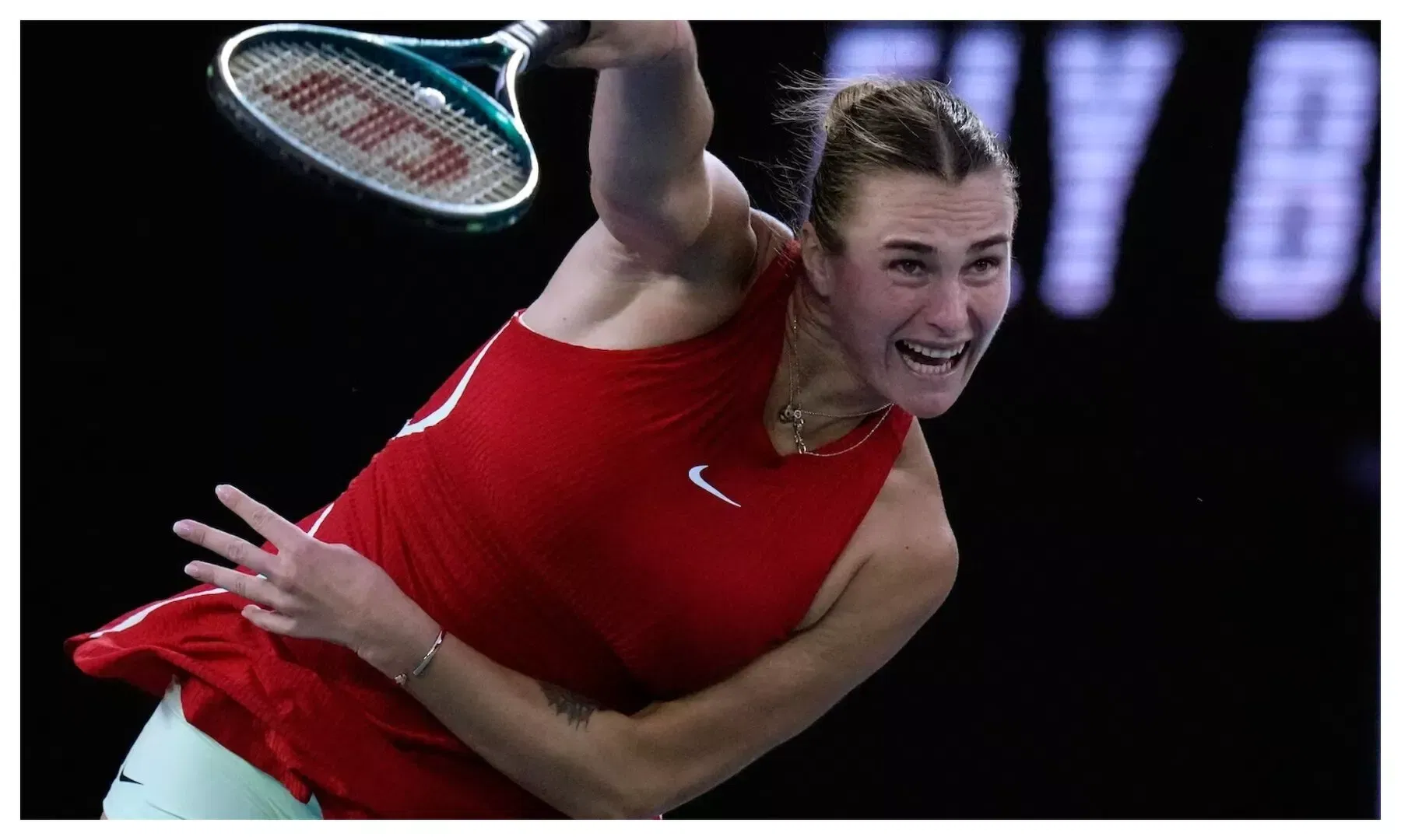 How much did Aryna Sabalenka earn in prize money after clinching