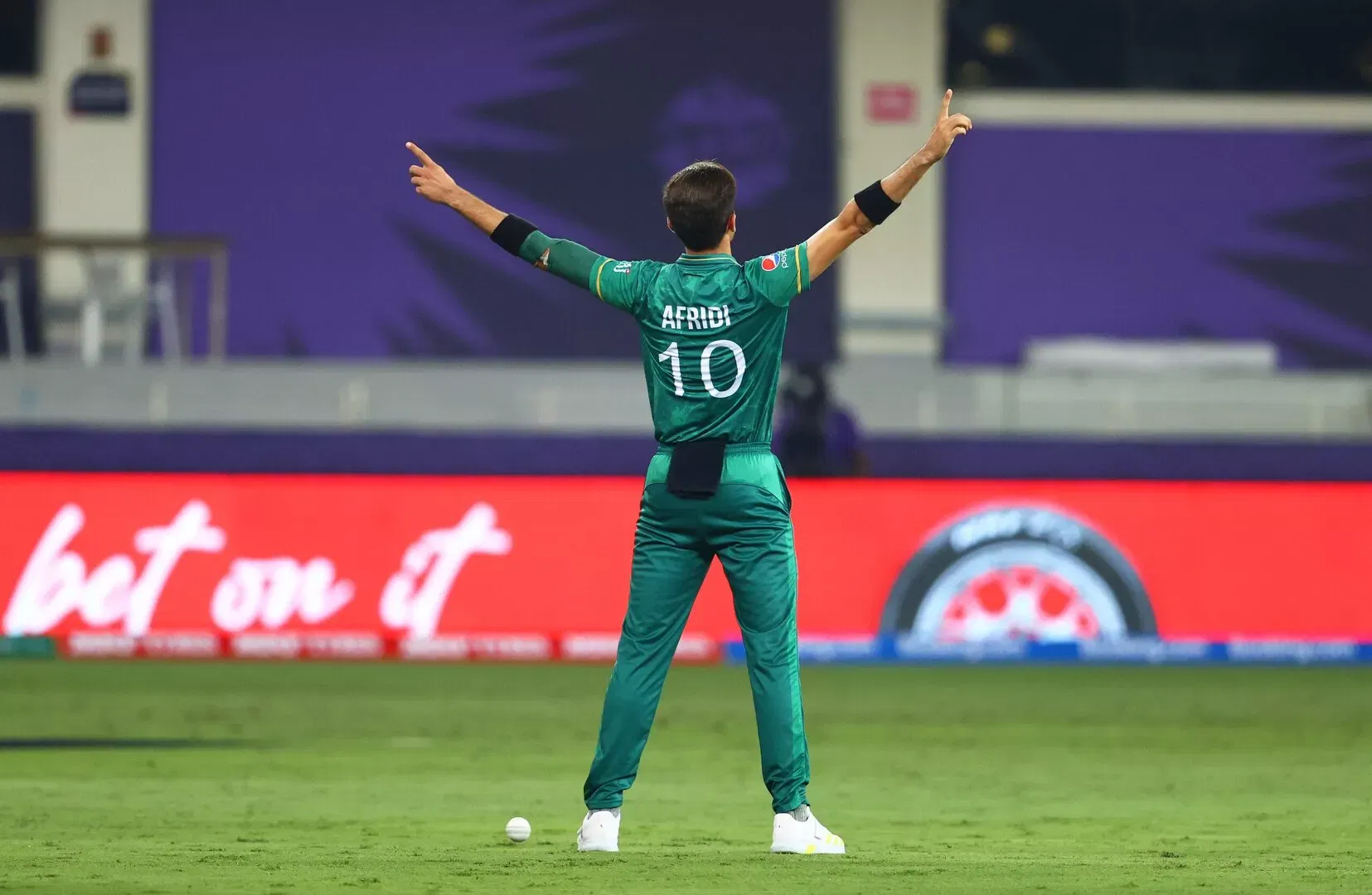 Shaheen Afridi, Famous cricketers to wear jersey number #10