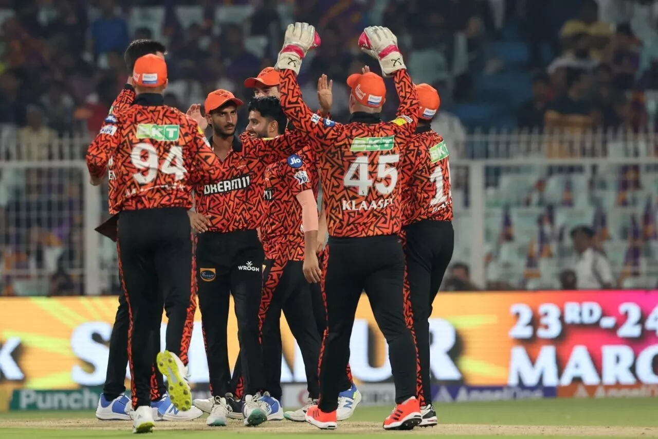IPL 2024 Rating jerseys of all 10 teams participating in the tournament