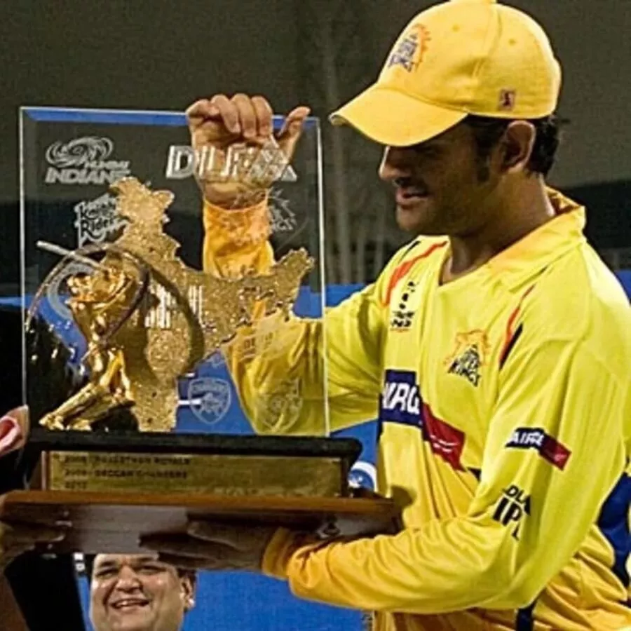 MS Dhoni, IPL trophy, 2010