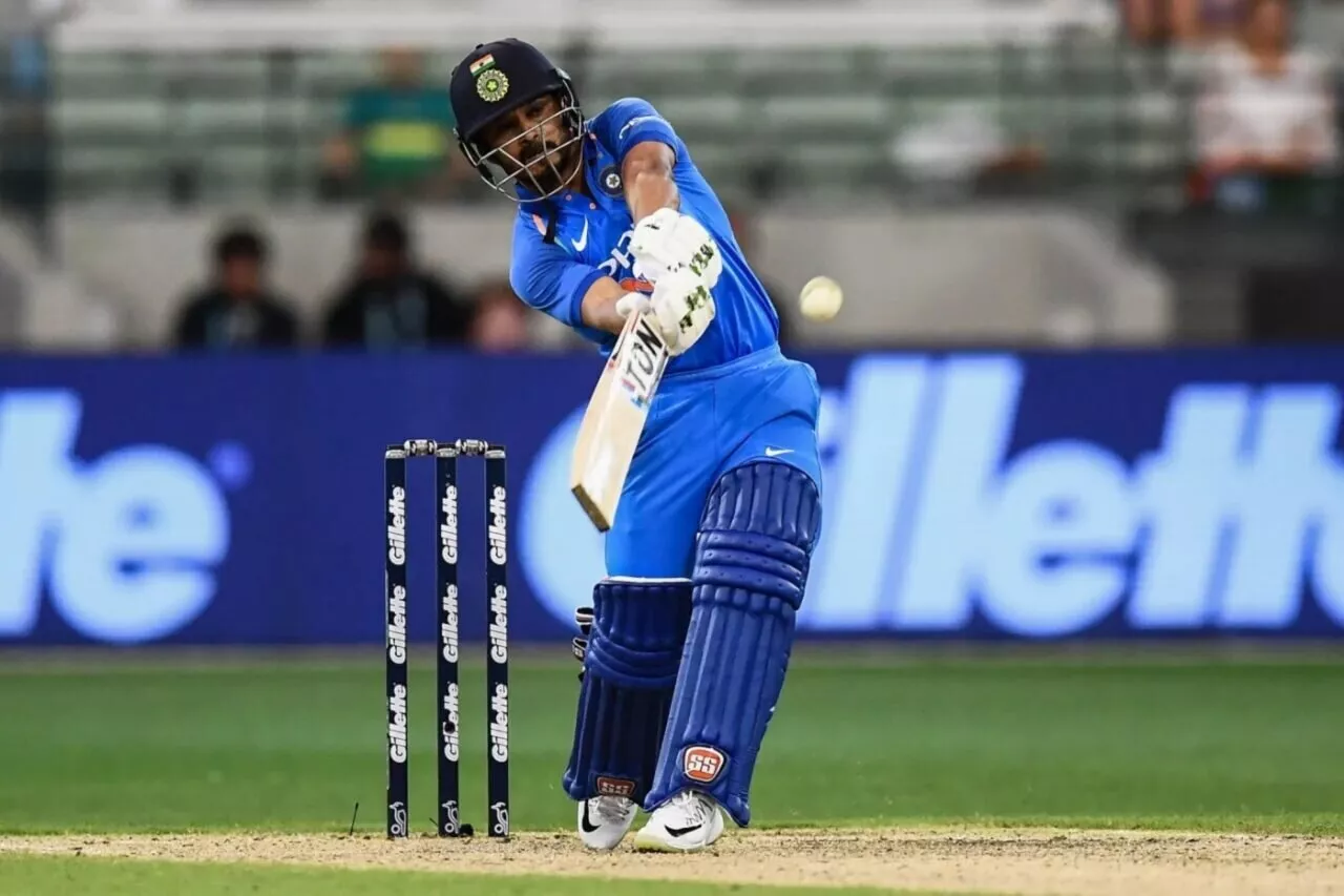 Kedar Jadhav durante a série AUS vs IND ODI em 2019