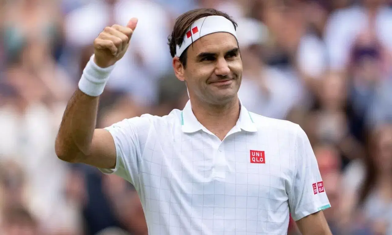 (Watch) When a fan asked Roger Federer to pose still for a good picture mid-match