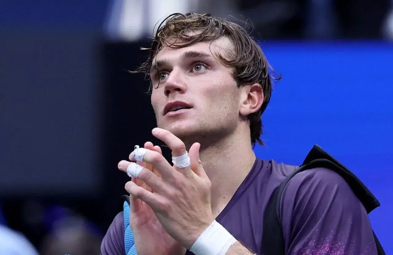 What happened to Jack Draper at the US Open semifinal against Jannik Sinner?