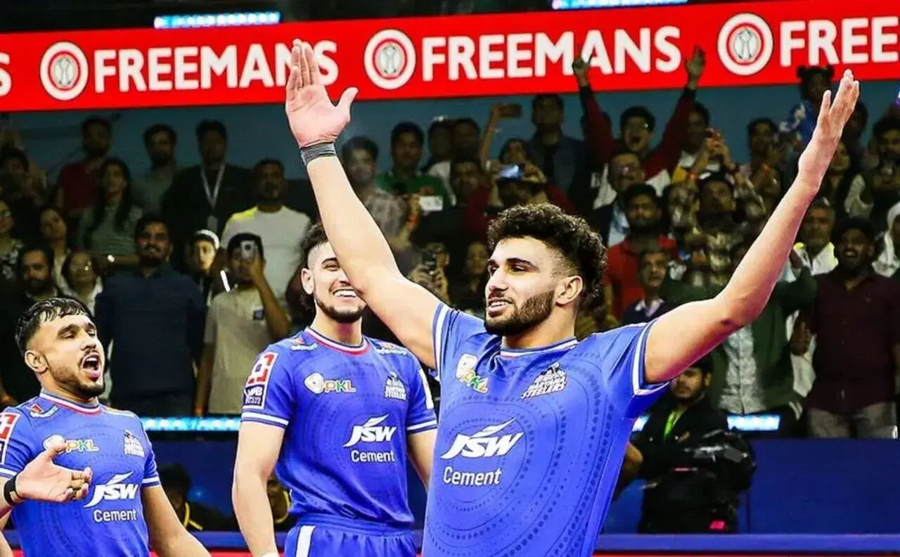 PKL 11: జైదీప్ దహియా ఫైనల్లో ఓడిపోయిన తరువాత పాట్నా పైరేట్స్ వద్ద చీకె డిగ్ తీసుకుంటాడు