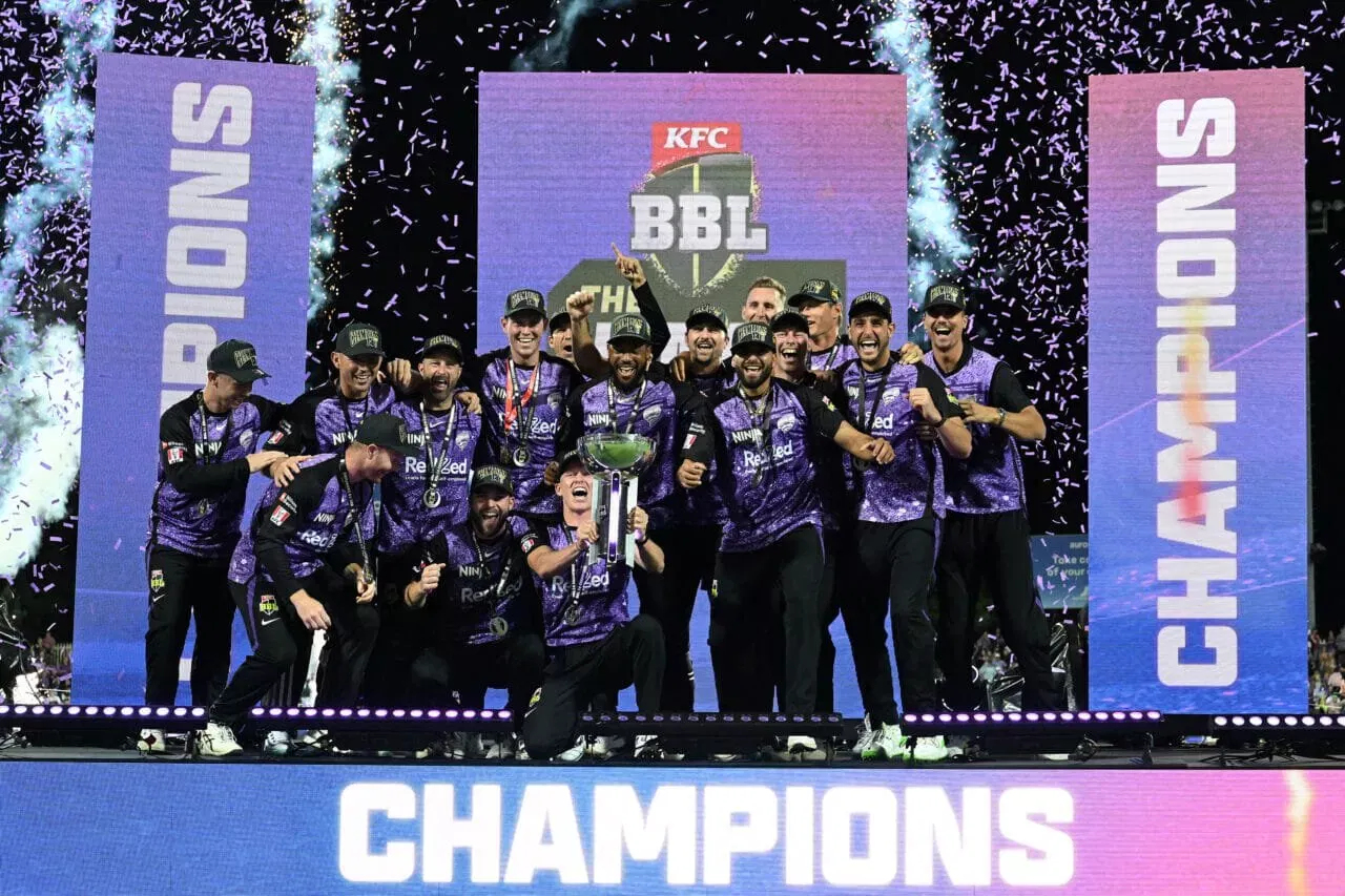 Hobart Hurricanes celebrate after winning BBL 2024-25