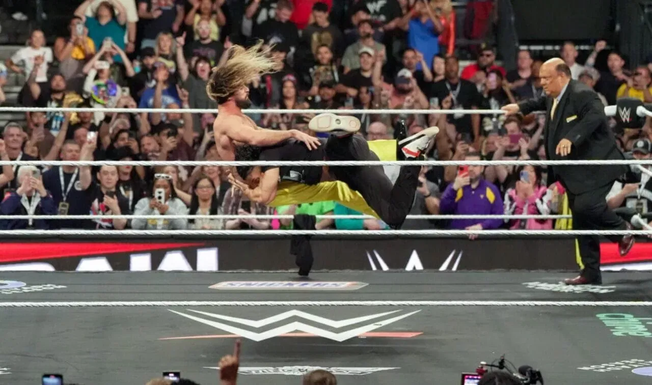 WWE RAW Seth Rollins Roman Reigns