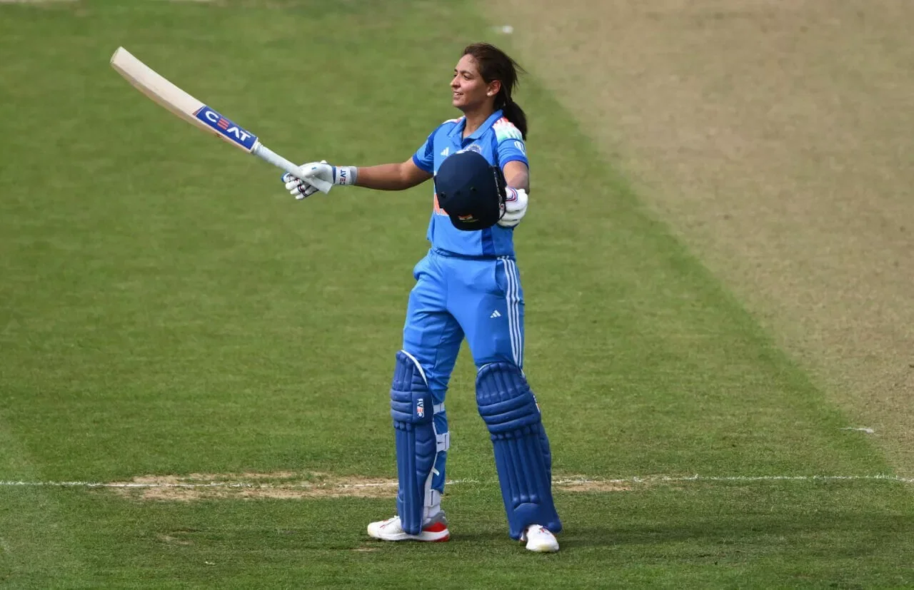 Harmanpreet Kaur celebrates his WODI ton