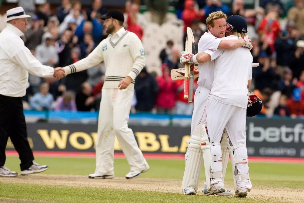 England celebrate after winning the Manchester test against New Zealand in 2008