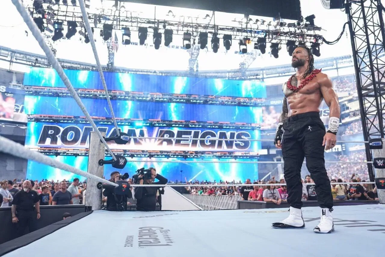 Roman Reigns WWE RAW
