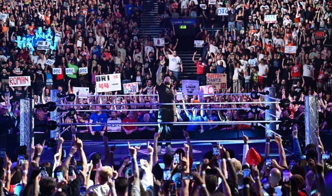 Roman Reigns WWE RAW (6)