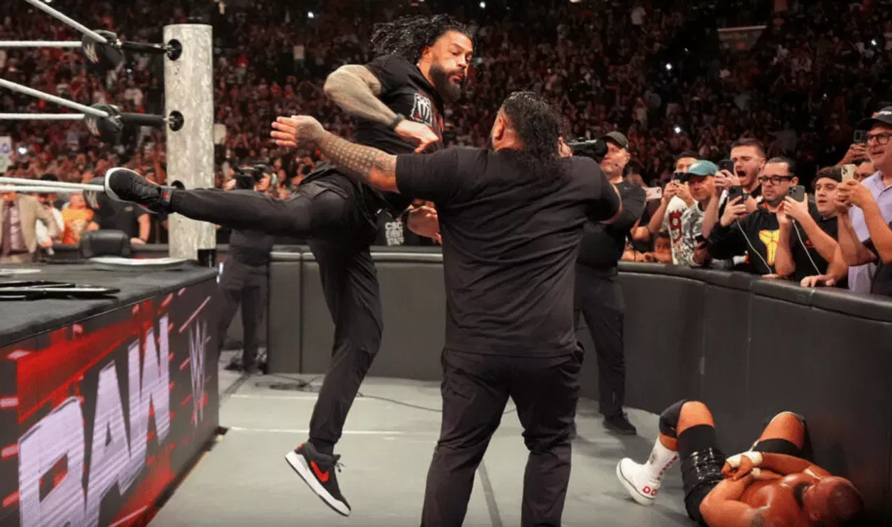 Hasil WWE RAW 18 Agustus - Roman Reigns & Bronson Reed