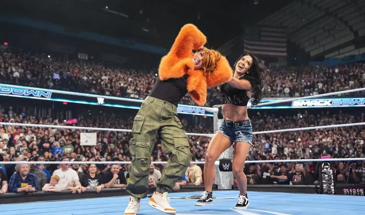AJ Lee Becky Lynch WWE Smackdown Raw