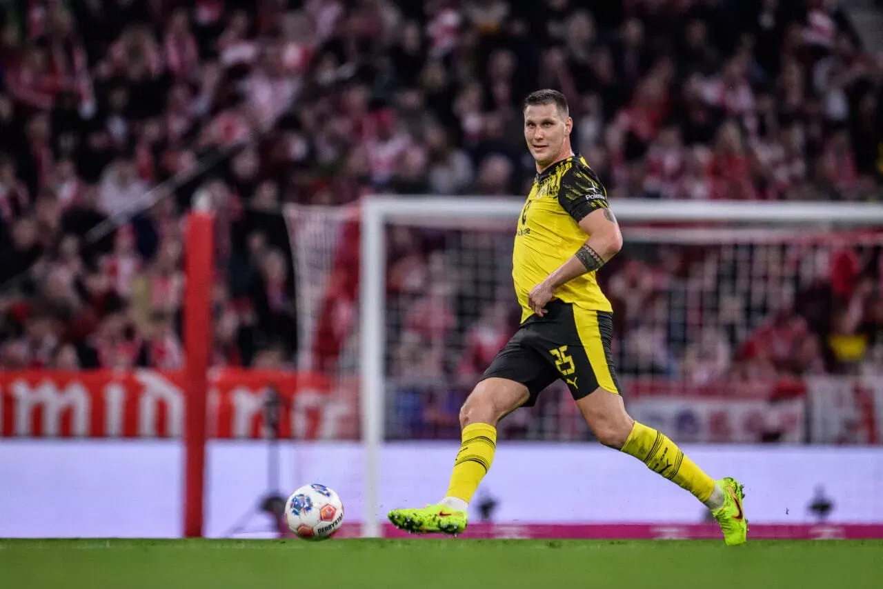 Niklas Sule Borussia Dortmund - Bundesliga