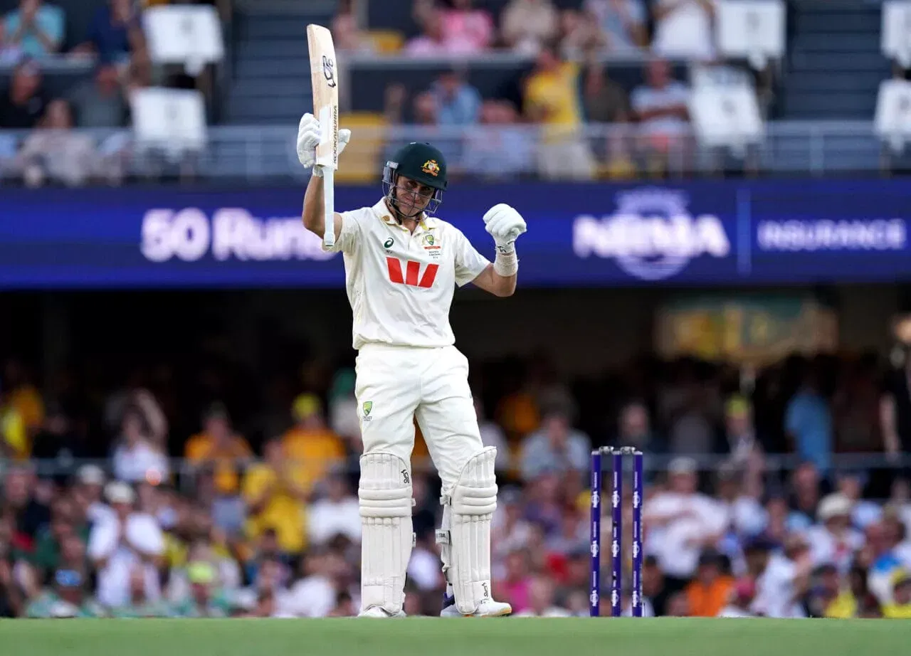 England finished Day 3 of the second Ashes test with 134/6 on the board as they trail by 43 runs.