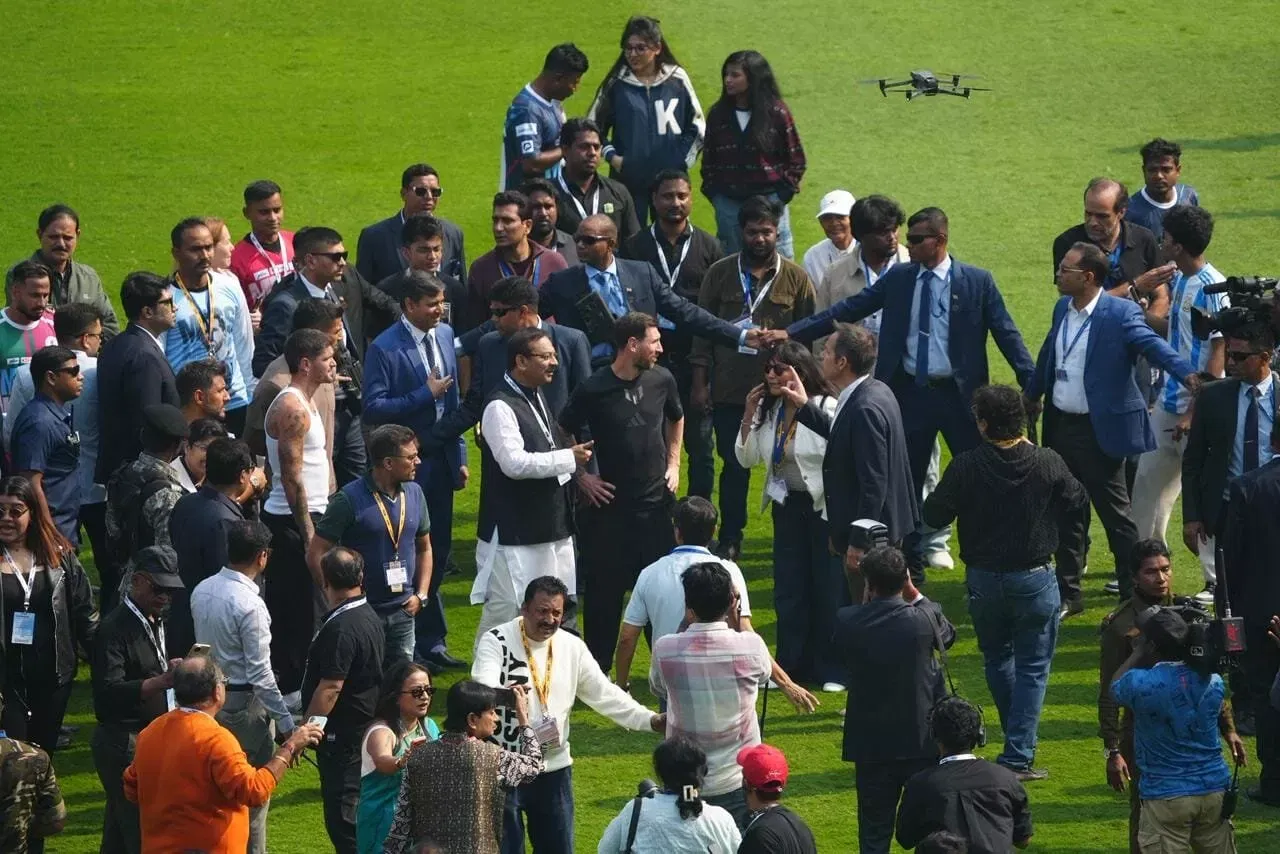 Lionel Messi for ministers, funded by masses