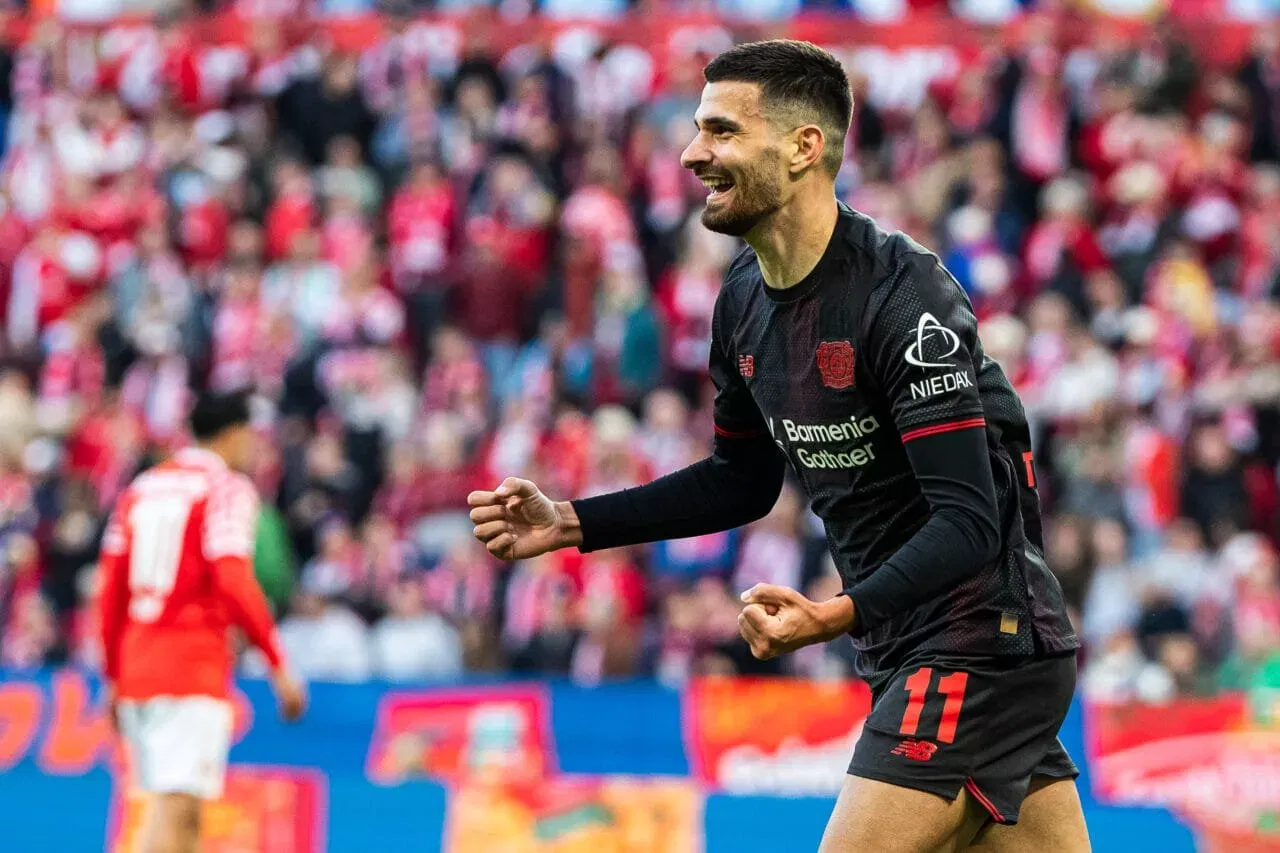 Martin Terrier of Bayer 04 Leverkusen