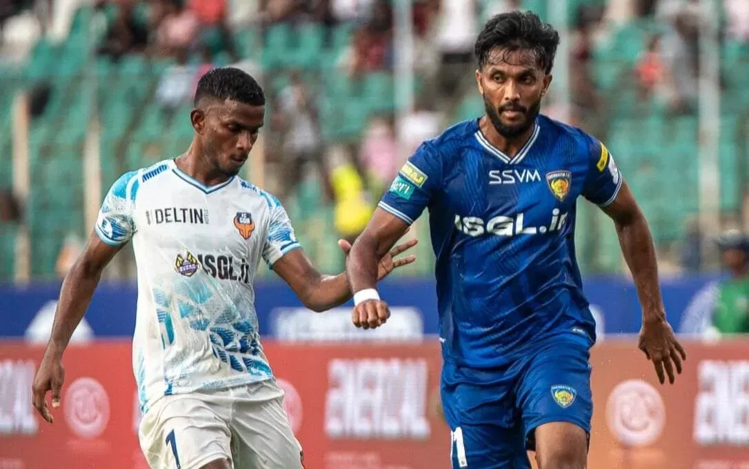 FC Goa forward Brison Fernandes and Chennaiyin FC winger Farukh Chaudhary in action