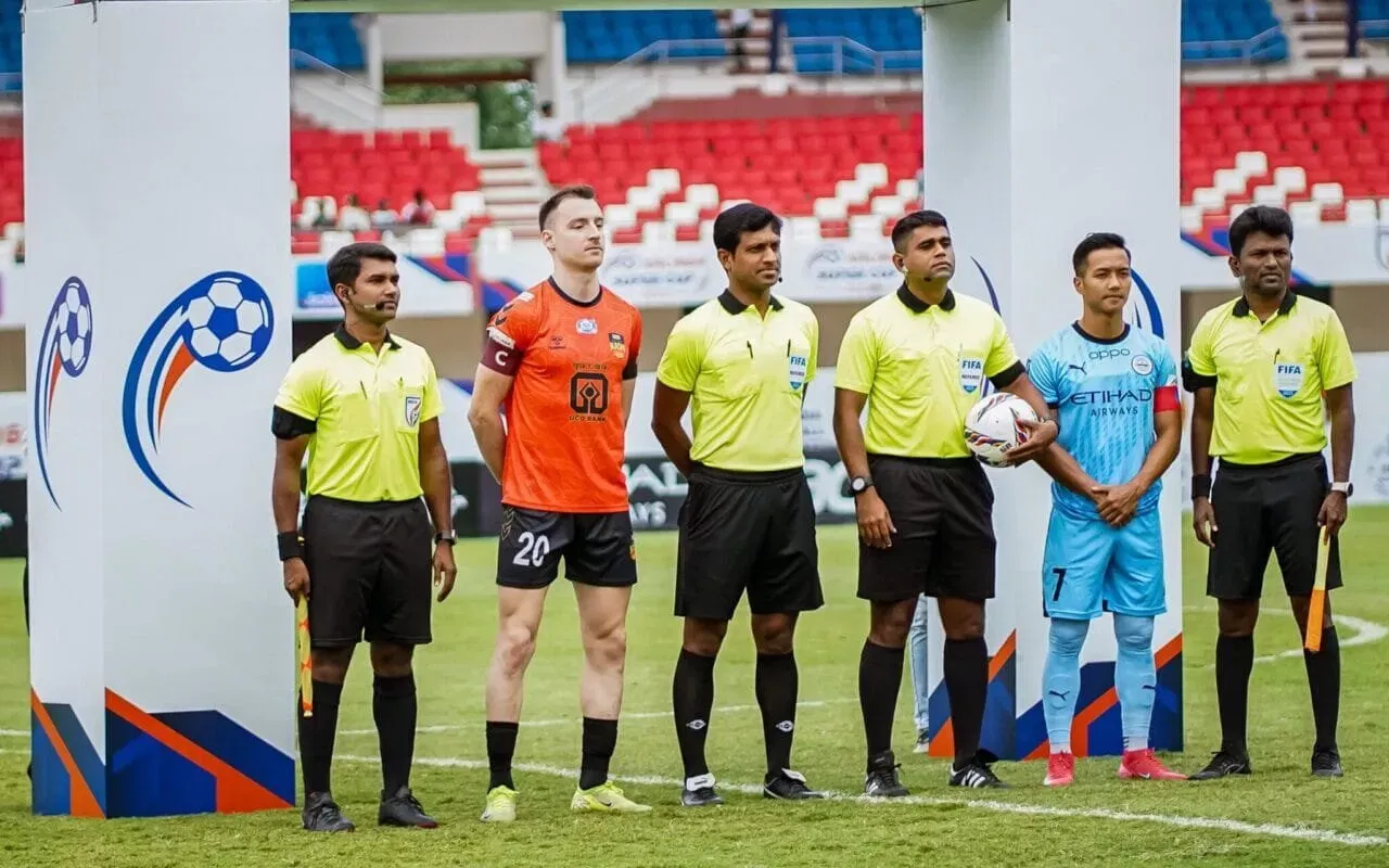 Inter Kashi FC and Mumbai City FC players in Super Cup