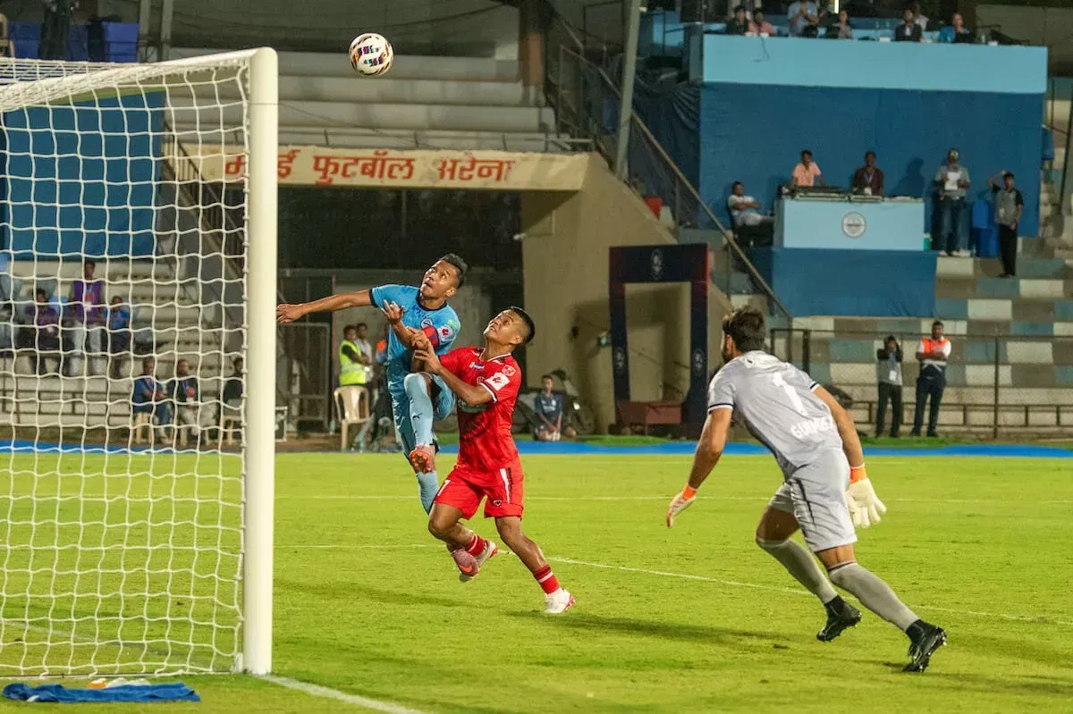 ISL 2025-26: Lallianzuala Chhangte’s late strike earns Mumbai City FC a point against NorthEast United FC