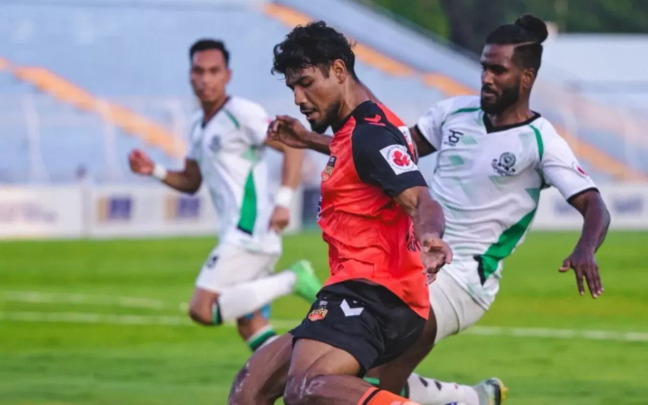 Inter Kashi fullback Sandip Mandi in action against Mohammedan SC in ISL 2025-26