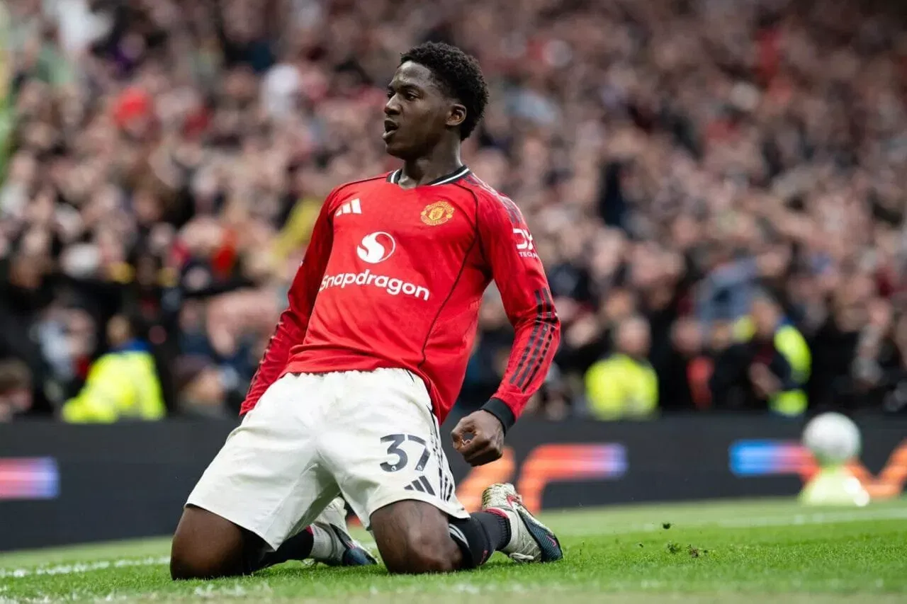 Kobbie Mainoo of Manchester United