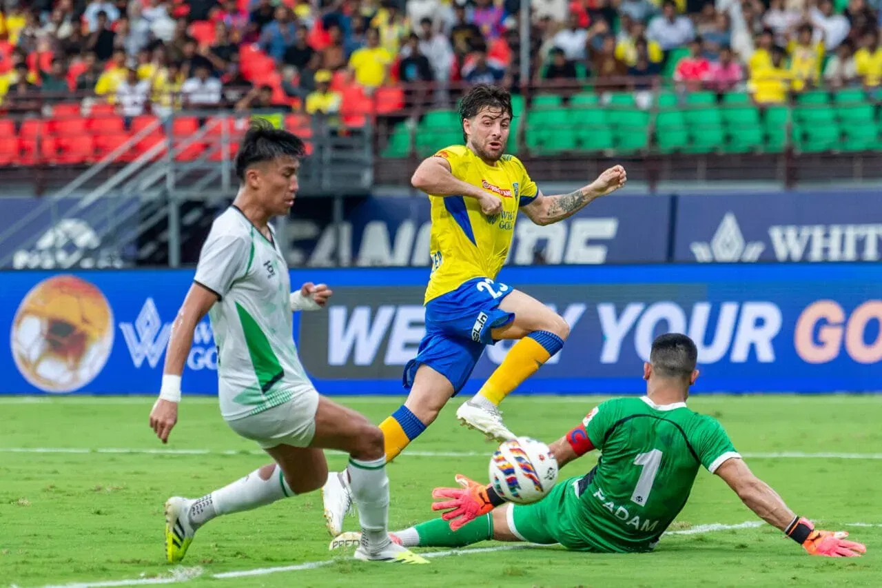 Kerala Blasters FC overpower Mohammedan SC, securing their third straight win