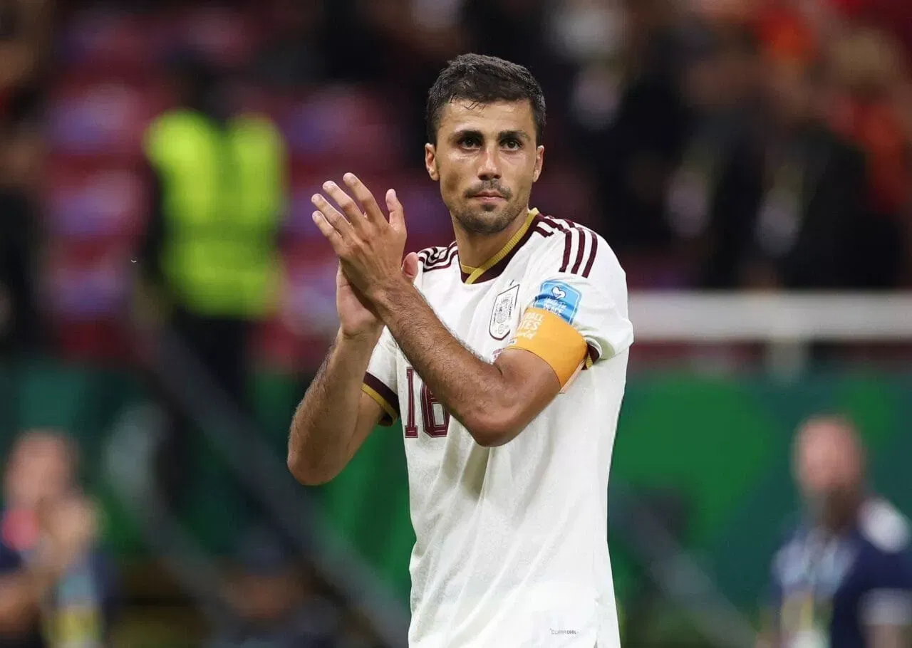 ZAPOPAN, MEXICO - JUNE 26: Rodri #16 of Spain applauds fans after the team's 1-0 victory in the FIFA World Cup 2026 Group H match between Uruguay and Spain at Guadalajara Stadium on June 26, 2026 in Zapopan, Mexico. (Photo by Florencia Tan Jun/Getty Images)
