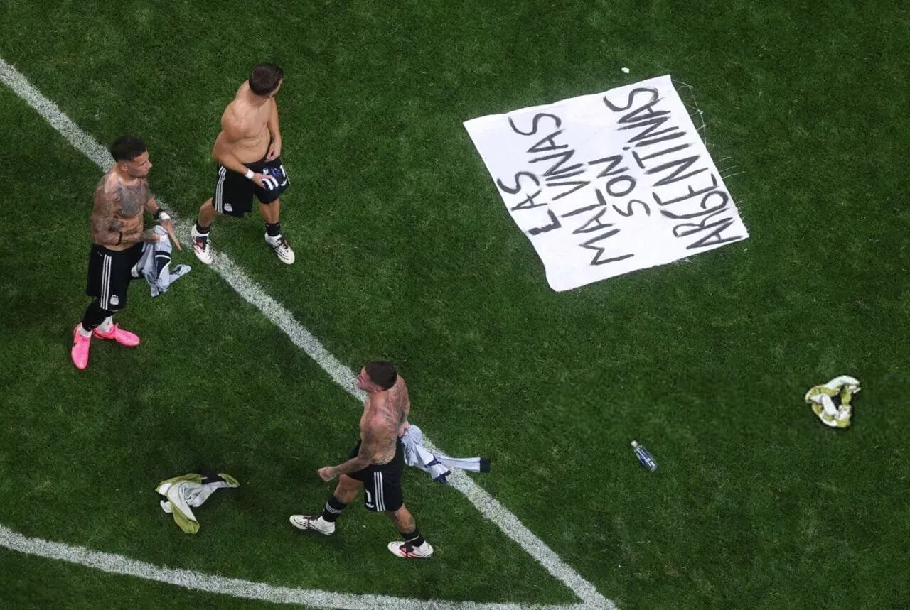 ATLANTA, GEORGIA - JULY 15: A banner is seen on the pitch following Argentina's 2-1 win during the FIFA World Cup 2026 Semi Final match between England and Argentina at Atlanta Stadium on July 15, 2026 in Atlanta, Georgia. The banner refers to the British Overseas Territory of the Falkland Islands, located off the coast of Argentina. Argentina disputes British sovereignty over the islands and refers to them as Las Malvinas. (Photo by Dan Mullan/Getty Images)