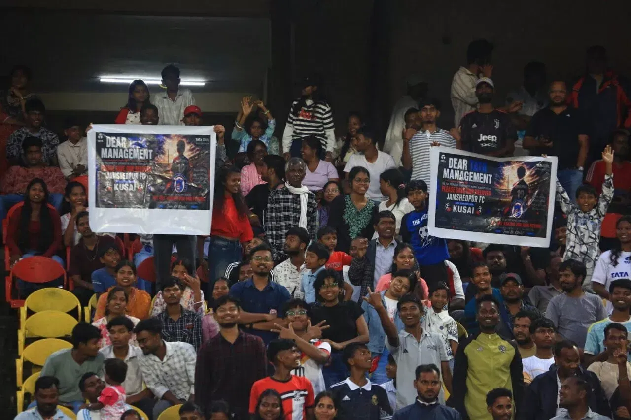 Jamshedpur FC fans come in large number with tifos and banners, appealing TATA to save Jamshedpur FC