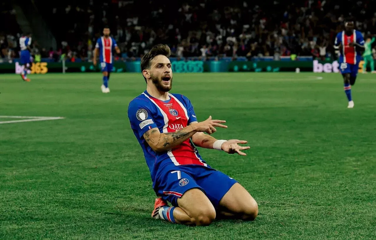 PSG SALZBURG, AUSTRIA - AUGUST 12: Khvicha Kvaratskhelia of Paris Saint-Germain celebrates scoring his team's first goal during the UEFA Super Cup 2026 match between Paris Saint-Germain and Aston Villa at Stadion Salzburg on August 12, 2026 in Salzburg, Austria. (Photo by Alexander Hassenstein/Getty Images)