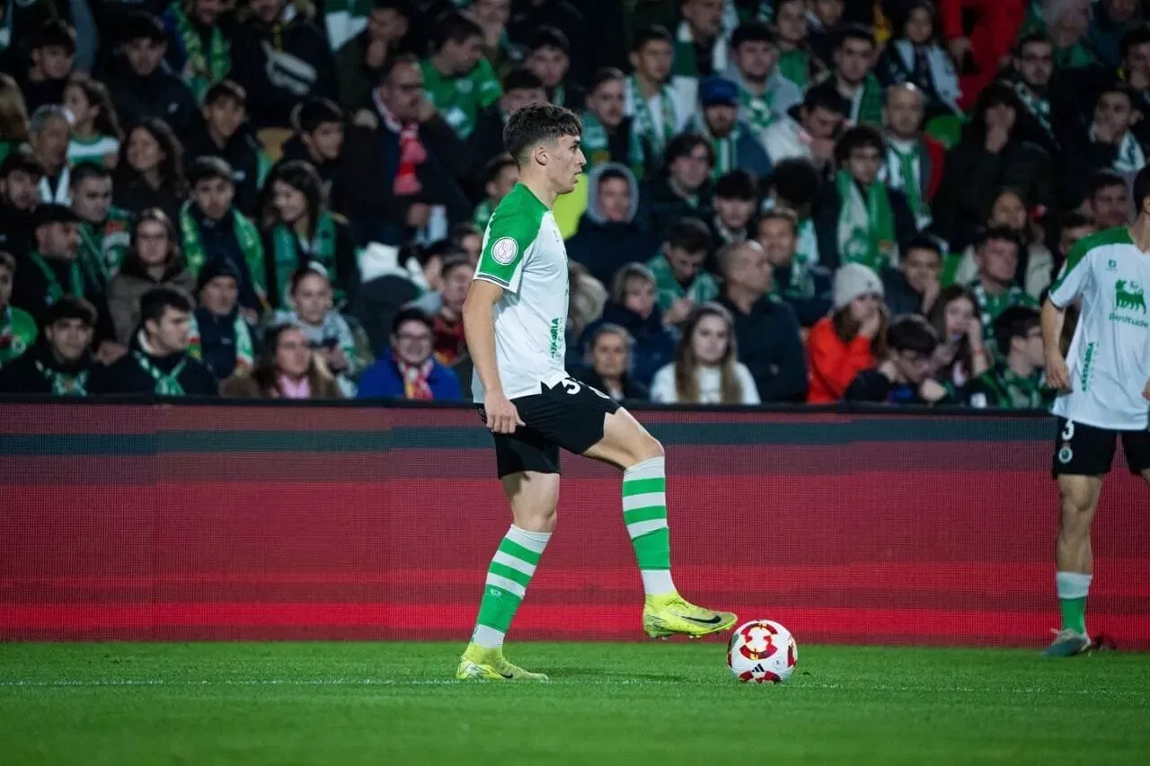 Who is Jorge Salinas? Spanish left-back who emerged as Lewis Hall alternative for Manchester United