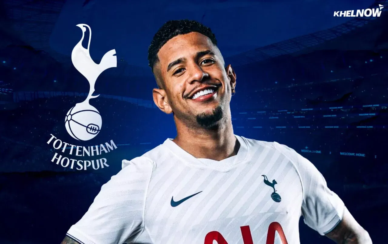 Why did Savinho change name to Savio after signing for Tottenham Hotspur?