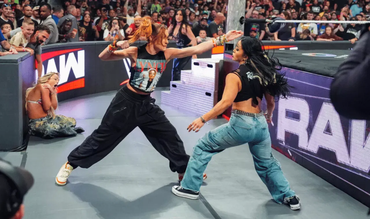 WWE Raw August 17, 26 Becky Lynch & Roxanne Perez