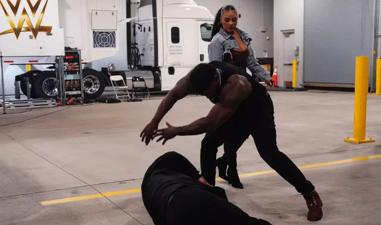 WWE Raw Sep 28, 26 - Royce Keys & Jaida Parker attack Jacob Fatu
