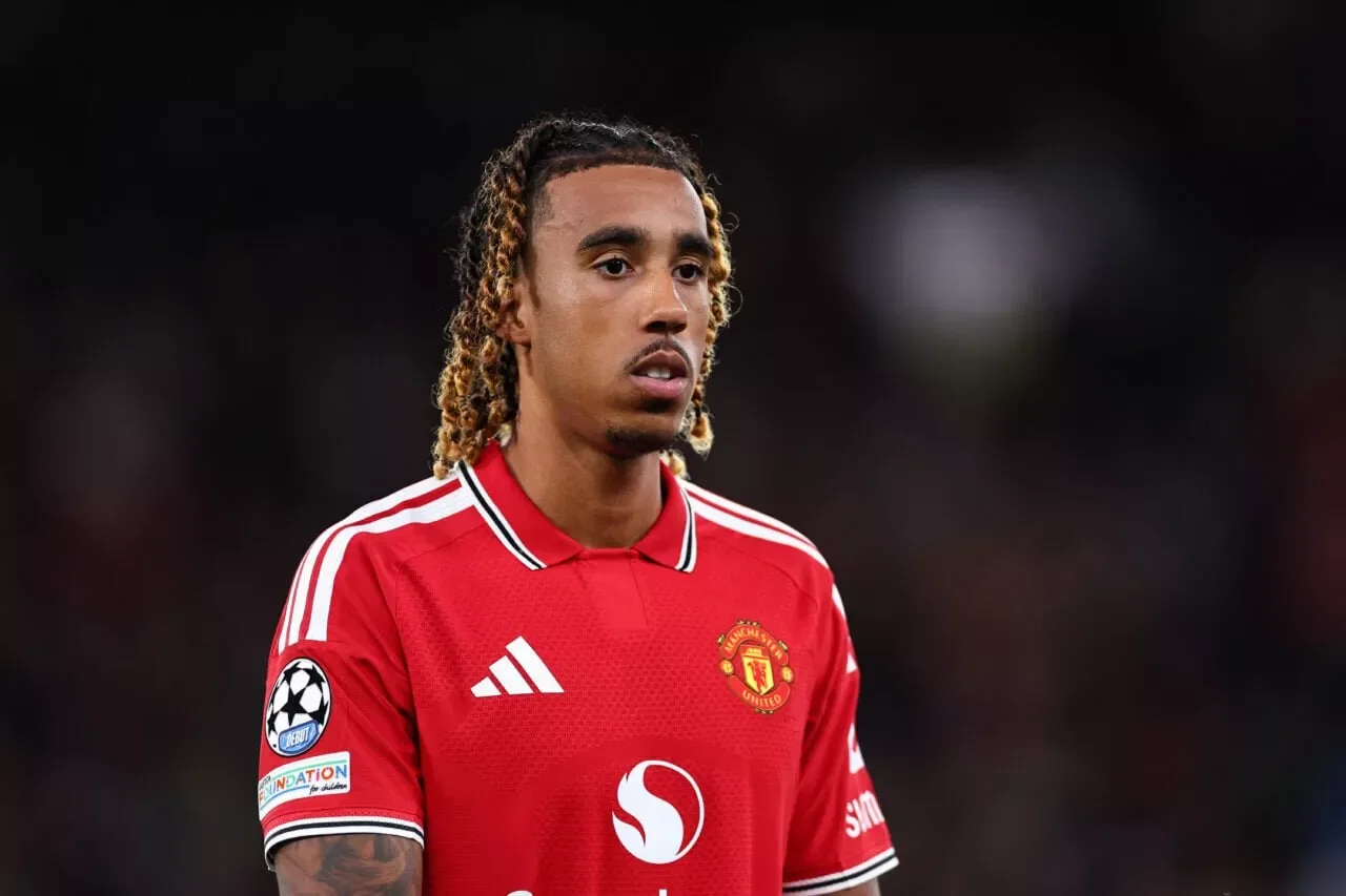 Leny Yoro Manchester United