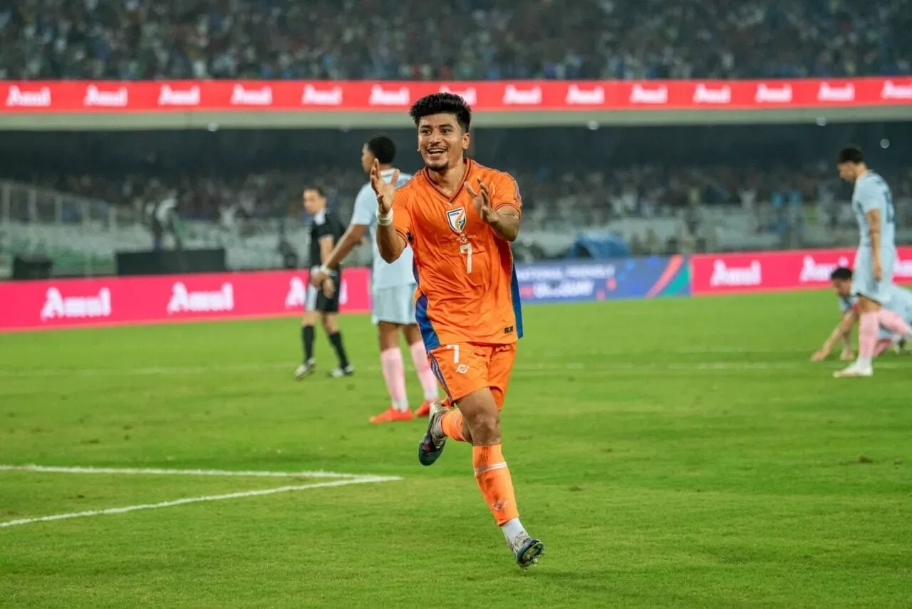 Why is India vs Uruguay international friendly stopped in first half?