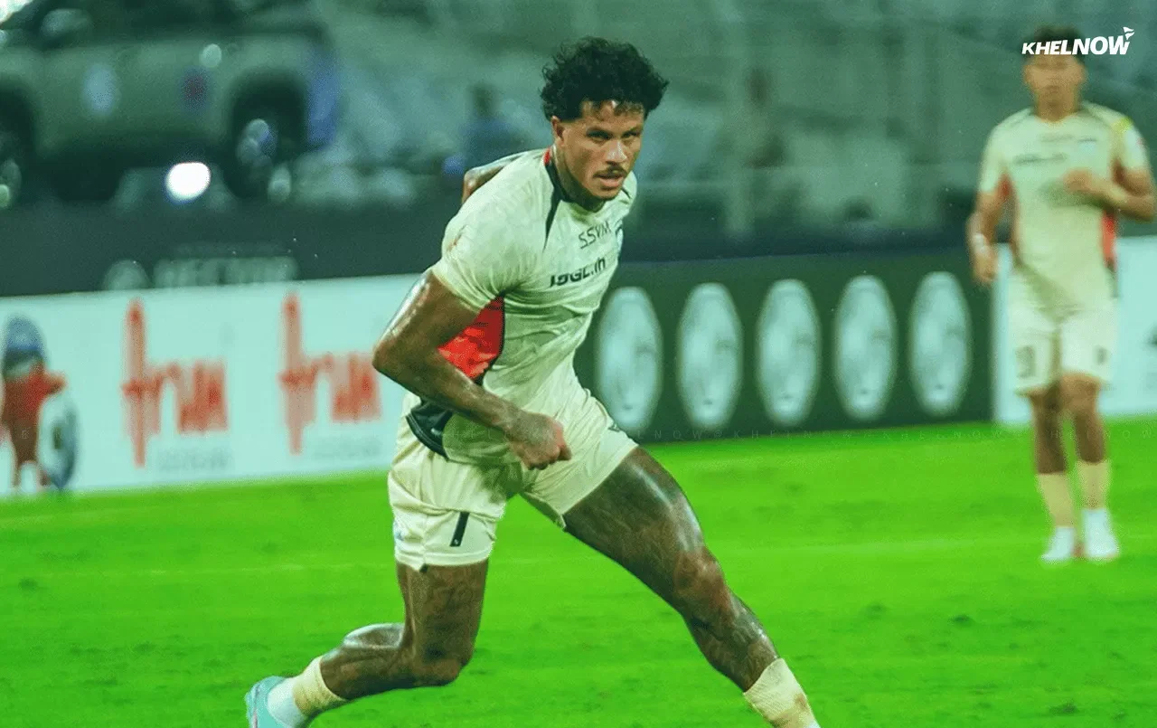 Ramon Tanque in action for Chennaiyin FC against Mohun Bagan SG in 2026/27 ISL