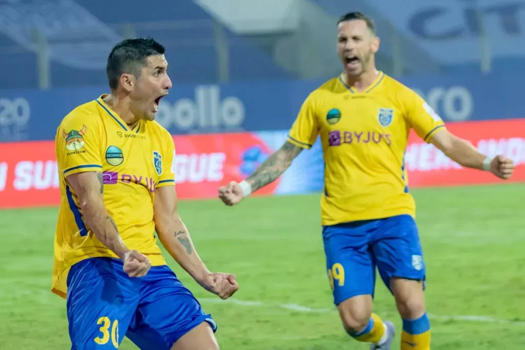 Kerala Blasters thrash 10man Mumbai City, end winning run Kerala Blasters thrash 10man Mumbai City, end winning run