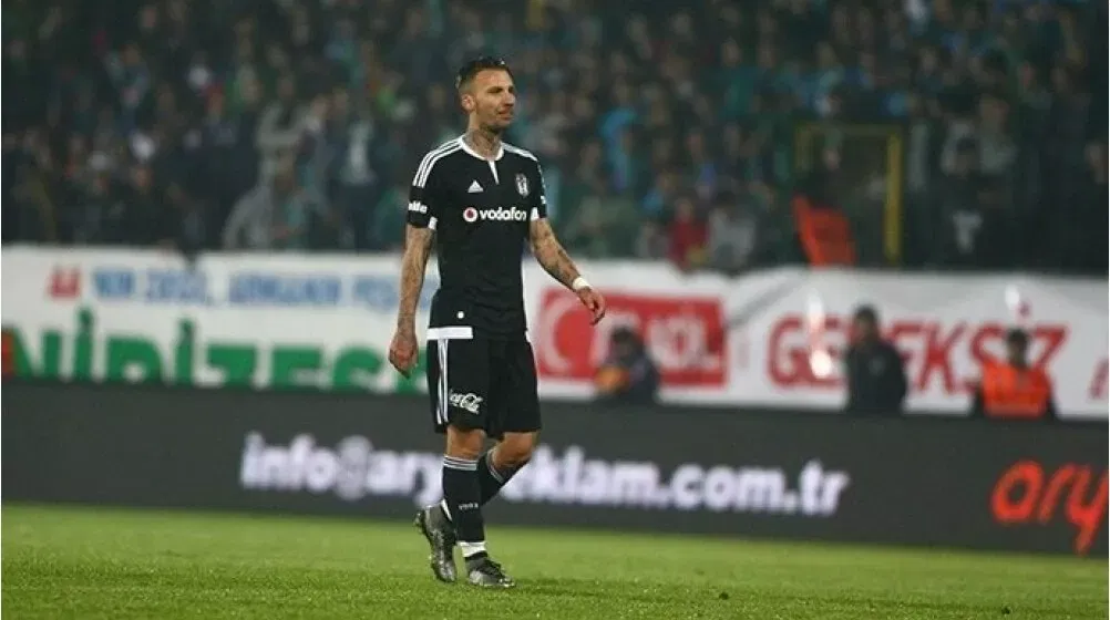 Top 10 players with most red cards in world football