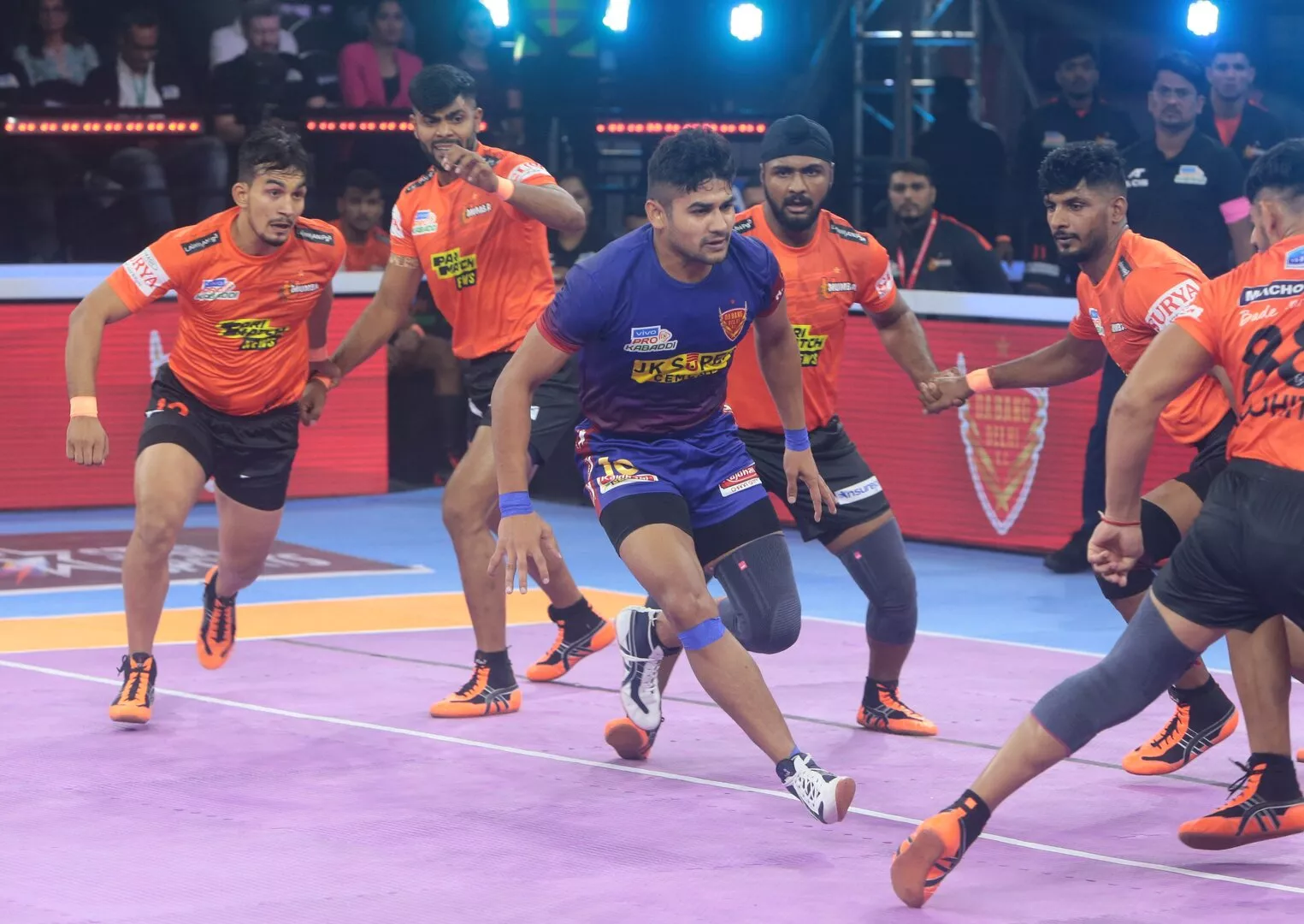 Guman, Ekrami take U Mumba to massive victory against Gujarat