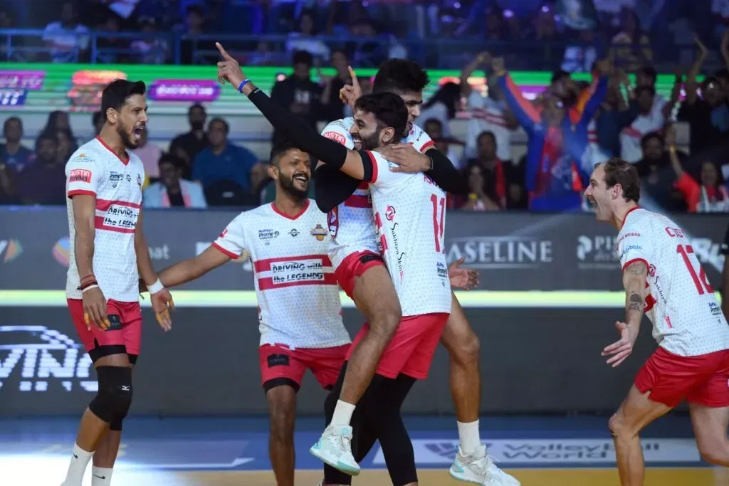 Ashwal Rai PVL 2023: Defending champions Kolkata Thunderbolts beat Bengaluru ...