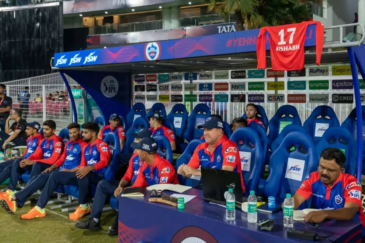 IPL 2023: Delhi Capitals Give Emotional Tribute To Rishabh Pant, Hang ...