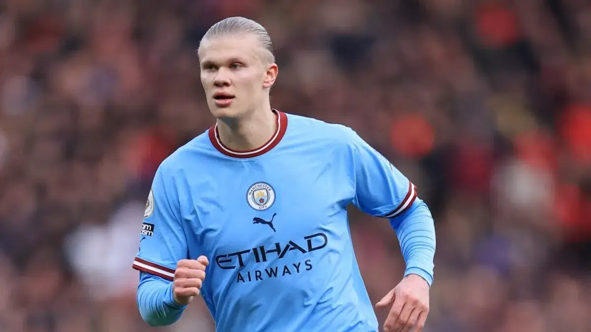 Premier League players with lowest percentage of their teams' total touches